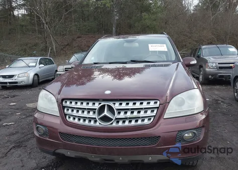 2008 Mercedes-Benz Ml 350 4Matic z USA, uszkodzony, nr VIN 4JGBB86EX8A309061